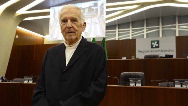 Quarta dose del vaccino Covid, Silvio Garattini: "Io la farò subito e userò ancora la mascherina"