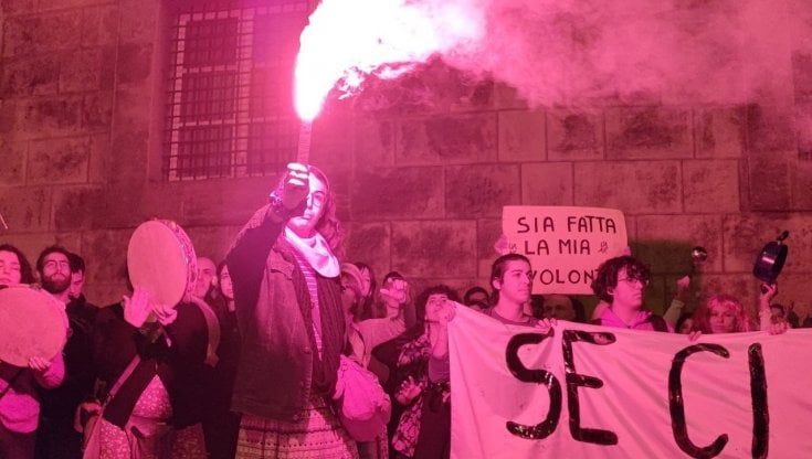 In mille contro femminicidi e patriarcato, la protesta delle donne a Palermo