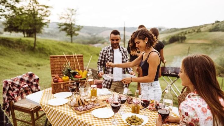 Lezioni di cucina, tour locali e attività enogastronomiche: turisti alla ricerca di food experience