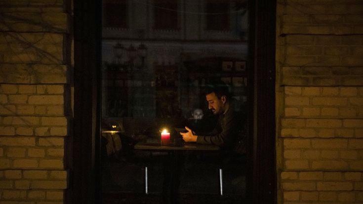 Kiev, il buio dei vivi