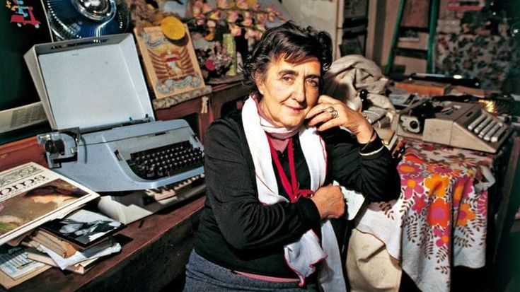 I foglietti segreti di Alda Merini poetessa santa