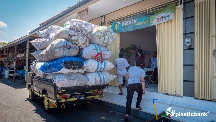 Imprese e sostenibilità: Davines neutralizza le emissioni di plastica 