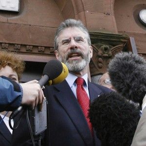 Irlanda del Nord, arrestato Gerry Adams