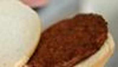 Batterio killer negli hamburger: "Cuocere bene la carne"