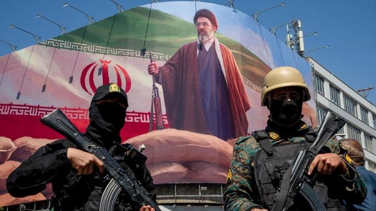 Teheran, il rimpasto di Khamenei
