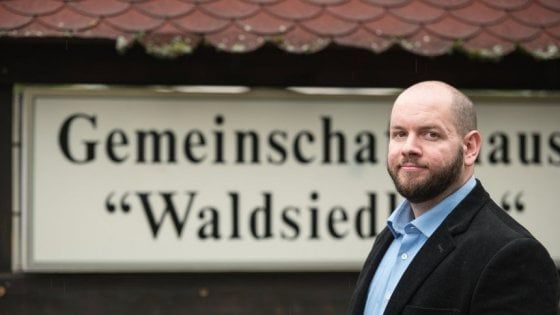 Germania, a Altenstadt eletto sindaco neonazista: "Sa utilizzare le email". Ma scoppia la bufera
