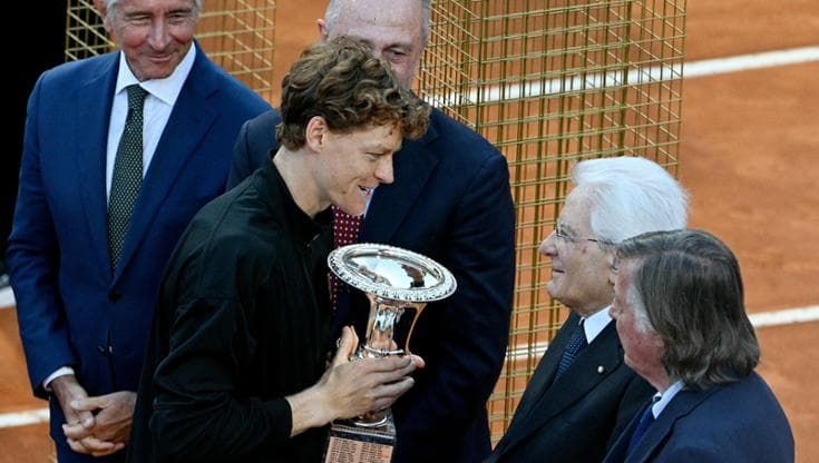 Sinner trionfa a Roma 50 anni dopo Panatta: Ruud battuto in due set (6-4, 6-4)