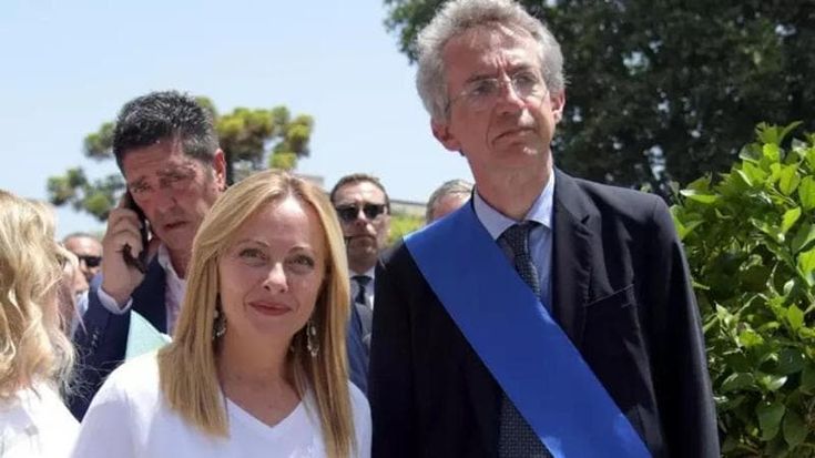Meloni a Bagnoli, una firma da 1 miliardo e 200 milioni. Manfredi: “Svolta, ora subito le altre gare”