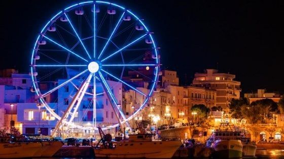 Monopoli, arriva la ruota panoramica: nella notte di Capodanno resterà aperta fino all'alba