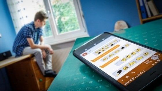 Palermo, ragazzi e genitori a lezione per difendersi dai cyberbulli