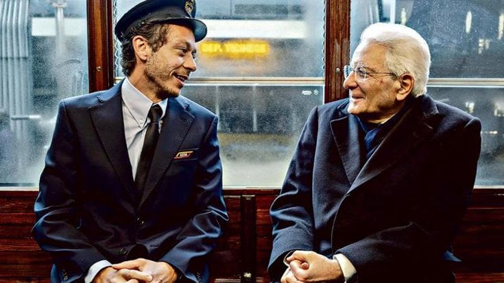 Olimpiadi, sorpresa di Mattarella: arriva in tram con Valentino Rossi autista