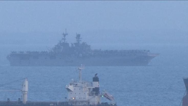 Iran: la nave da guerra americana Tripoli a Singapore, diretta verso il Golfo