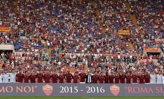 La Roma si presenta, entusiasmo all'Olimpico