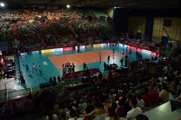 Volley, black out a Bari: sospesa Italia-Thailandia