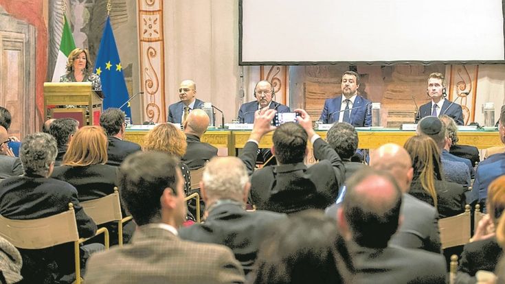 Salvini e il convegno senza Segre: “No all’alibi di dover parlare di tutto”