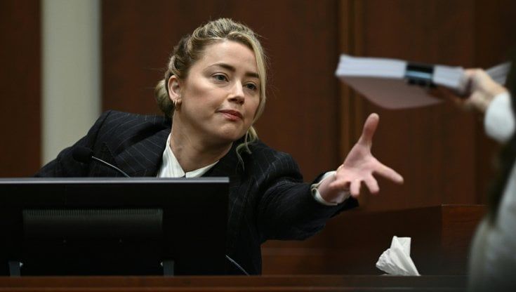 'Johnny Depp contro Amber Heard', breve storia triste di dipendenze e falsità