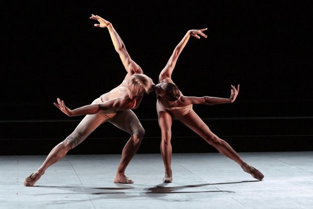 Palermo, il balletto del Massimo tra baci e distanziamento
