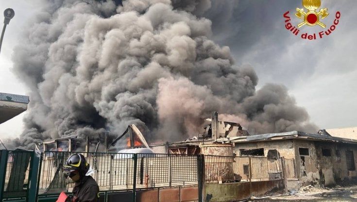 Incendio di San Giuliano, in Lombardia 255 aziende a "rischio incidente rilevante"  
