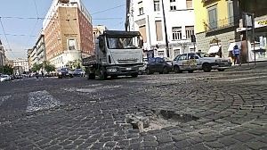 E' di nuovo emergenza buche,<br />viaggio nella citt&agrave;-gruviera