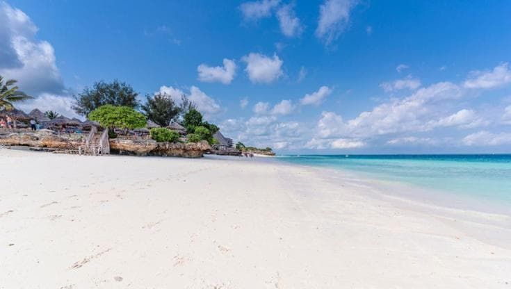 Zanzibar, bellezza incantevole tra spiagge e safari