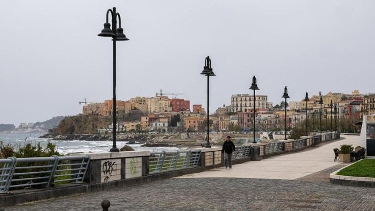 Campi Flegrei, turismo a rischio flop con già il 15 per cento di disdette: “Il governo deve aiutarci”