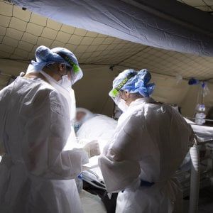 Coronavirus, multato il marito dell’infermiera: era andato a prenderla dopo turno di 24 ore