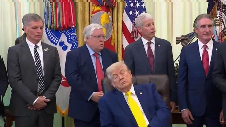 Da Trump fino a Lotito, la politica soporifera nelle stanze del potere