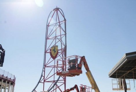Nel cantiere di Ferrari Land, il parco dedicato alle Rosse di Maranello