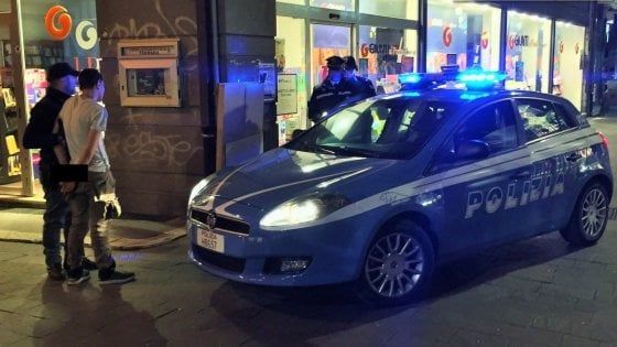 Espulso dall'Italia, era rimasto a Torino: tradito da un furto di scarpe