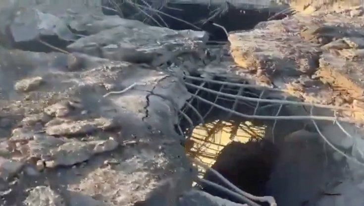 Gli Himars contro il ponte per isolare i russi a Kherson