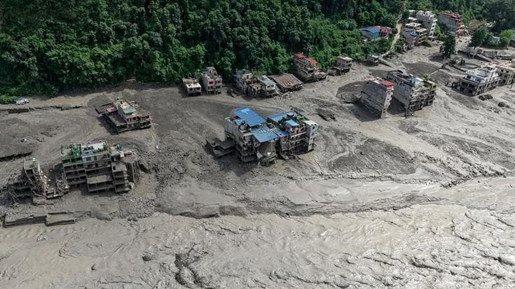 Nepal, nell’epicentro dell’alluvione: piogge e fango bloccano tutto, anche i soccorsi e gli aiuti
