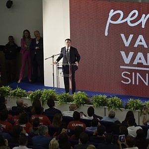 Renzi alla Mostra d'Oltremare per sostenere la Valente