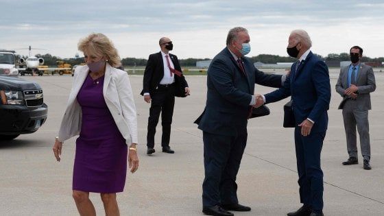 Biden a Kenosha incontra la famiglia Blake: "Incriminare gli agenti responsabili"