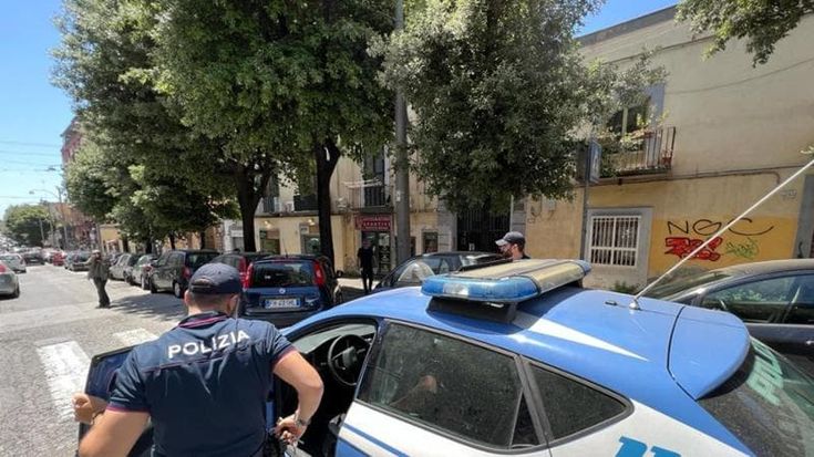 Video con minacce di morte, armi e autoerotismo alla ex: arrestato. Aveva divieto di avvicinamento