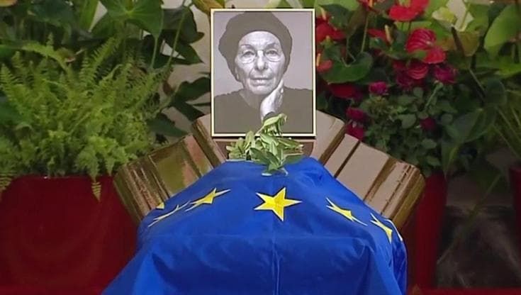 Funerali Emma Bonino: Mattarella e Meloni al Campidoglio per l'ultimo saluto alla leader radicale