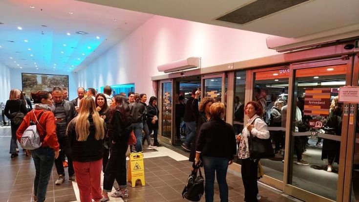La Spezia, evacuato il centro commerciale per un allarme incendio