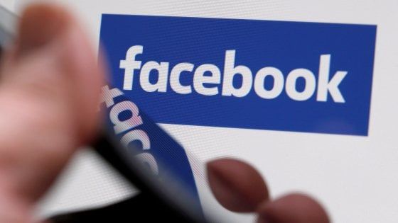Facebook: in Francia chiusi 30mila account falsi