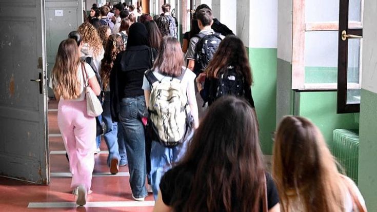 In classe dal 9 settembre a Milano, il primo giorno nei licei che anticipano l’apertura