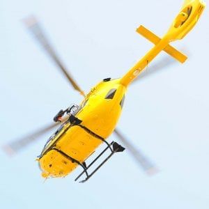 Milano, si schianta in moto dopo aver rapinato una gioielleria: grave un 25enne