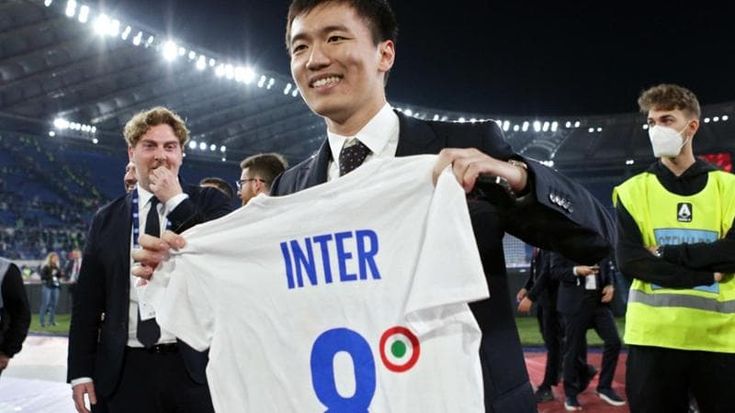 Inter, lo scudetto e i debiti: Oaktree alla finestra aspettando Zhang