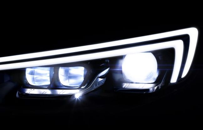 Fari anteriori IntelliLux LED, il debutto sulla nuova Insignia