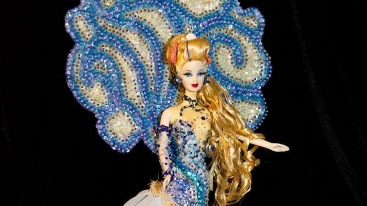 Barbie Couture, la bambola bionda in mostra tra arte e moda