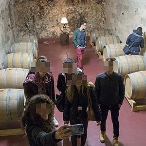 Lecce, la degustazione al buio dei liceali nella serata di beneficenza per i non vedenti