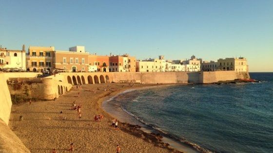 Italiani. Come sempre, mare. Toscana e Puglia le regine