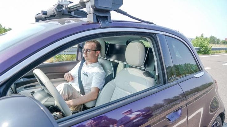 Guida autonoma, Milano ci prova: siglato l’accordo per avviare i test