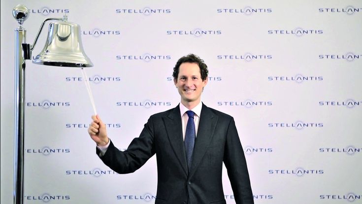 Stellantis corre subito in Borsa. Elkann: "È un nuovo inizio”