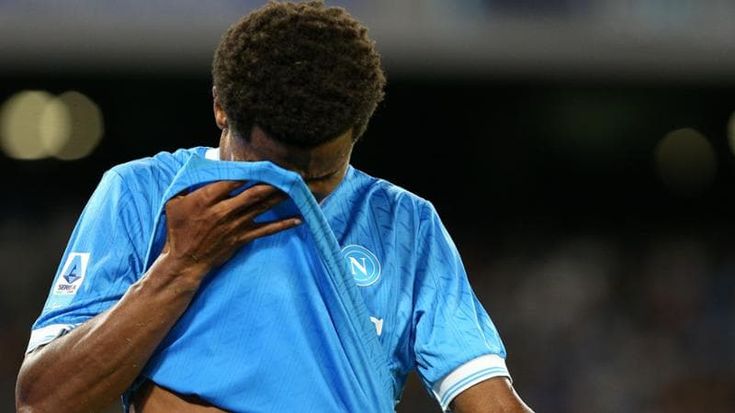 Il Napoli ritrova Lukaku ma Neres rischia due mesi di stop. Lucca via, arriva Giovane