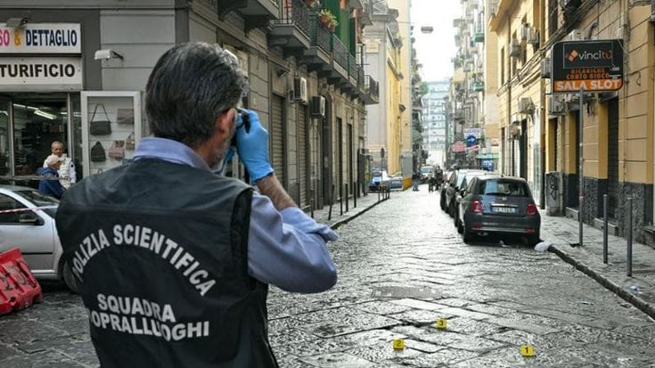 Ucciso in strada a 15 anni, ecco cos’è la guerra dei ragazzini in corso a Napoli
