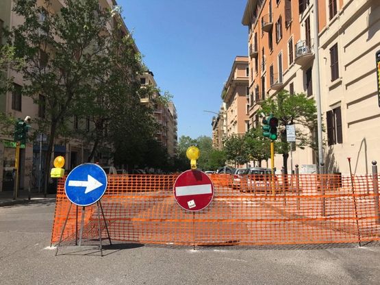 Emergenza buche, voragine in via Lorenzo il Magnifico