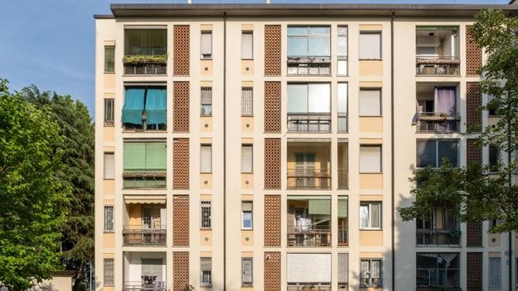Aler non riesce a vendere 338 alloggi e li vuole mettere all’asta: la metà sono occupati